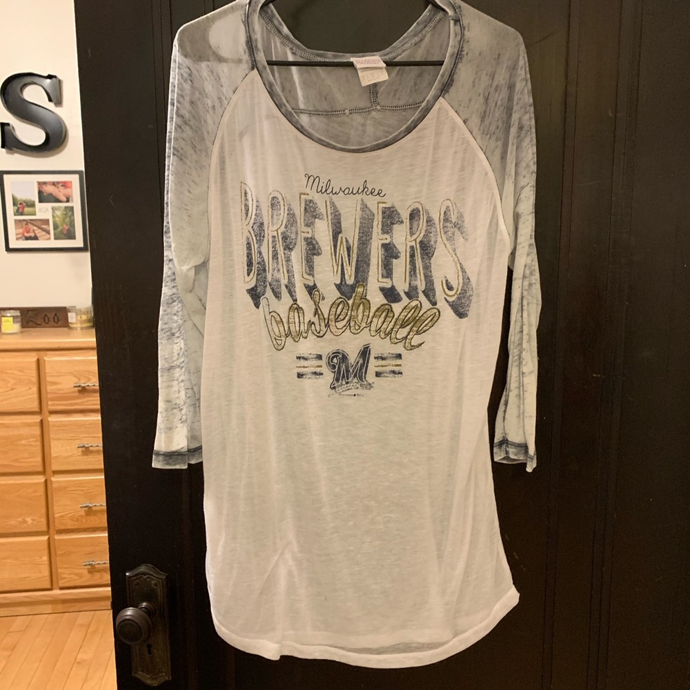 🛍 4/$20 🛍 Lightweight Milwaukee Brewers Tee